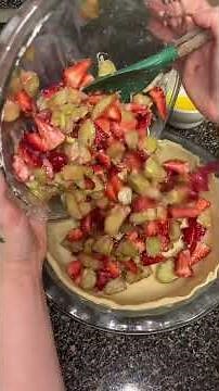 Strawberry Rhubarb Pie Recipe Perfect for Bake Lovers #rhubarbpie
