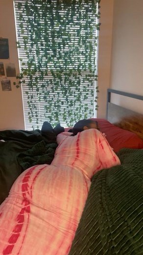 Mali J 💘 | What I do in bed for no reason 🤭 | Instagram
