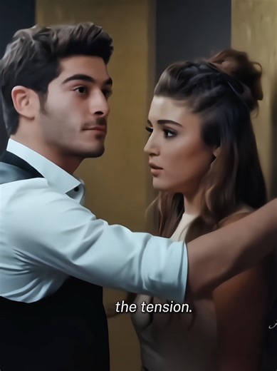 Hande Erçel ve Burak Deniz'in Göz Alıcı Sahne Aşkları