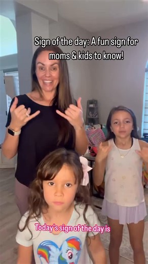 Krystan| American Sign Language Interpreter on Instagram: "⭐️Sign of the day: A fun sign for moms & kids to know! The sign for chocolate! Comment “ASL” to unlock your free mini masterclass! #asl #learnasl #signoftheday #americansignlanguage #signing #signlanguage #learnsignlanguage #aslinterpreter #babysignlanguage #babysigns #hardofhearingawareness #hardofhearing #hardofhearingkids"