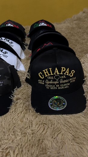 Disponibles en la tienda pedidos Whatsapp 9671697409 #gorraspersonalizadas #Chiapas #sancristobaldelascasas #GorrasDeCalidad #gorrasmayoreo | Chamula para el mundo el gallo caps