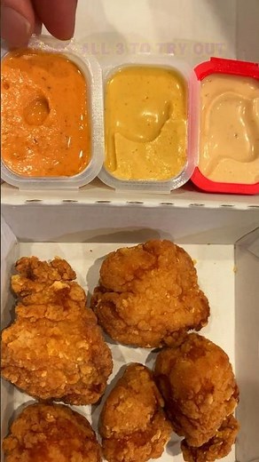 Taco Bell New CHICKEN NUGGETS & Sauces Review! (Limited time menu item)