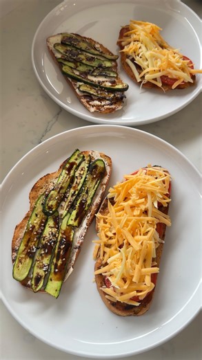 Priyanka Govender on Instagram: "Happy Sunday 🫶 Brunch ideas 💡 Open Sandwiches 🥪 Slice 1 Sourdough toast with cream cheese, grilled baby marrow, balsamic glaze, and everything bagel seasoning. Slice 2 Sourdough toast with sliced onion and garlic relish, sliced tomatoes, and grated cheese."
