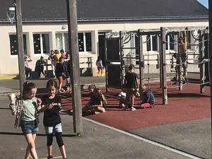 Taupont : l'école Notre-Dame démarre l'année scolaire par son traditionnel vide-greniers