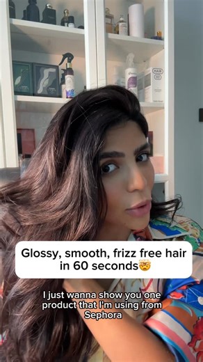 Hams Fathy on Instagram: "Sephora hair gloss made with 91% natural‑origin ingredients like apple cider vinegar and amino acids, is a silicone free formula delivers glossy, smooth, frizz‑tamed hair in just 60 seconds. A gentle yet effective way to boost your shine safely 😍 How to use the hair gloss:👇 Shampoo as usual Wash your hair with your regular shampoo. Do not condition this gloss replaces conditioner for this step. Squeeze out excess water Apply the hair gloss Pour the gloss into your han
