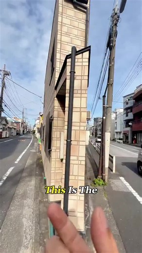 🏠 SMALL FOOTPRINT. BIG LESSON. The world’s thinnest house isn’t just interesting — it’s a case study in space, zoning, creativity, and economics. This home proves something critical in real estate: You don’t need size to create value — you need strategy. Every inch matters. Every decision matters. And every constraint forces innovation. That’s exactly how successful investors think. Some people see a narrow lot. Investors see opportunity. If you’re buying, building, or developing, remember: You