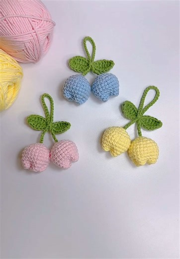 Crochet Tulip Keychain 🌷 Video tutorial on ▶️: