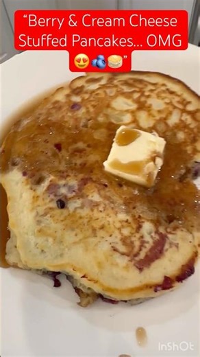 “Berry & Cream Cheese Stuffed Pancakes… OMG 😍🫐🥞”
