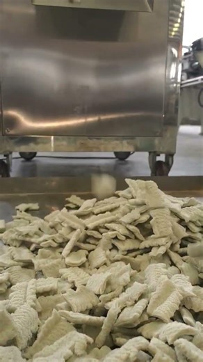Production process of wheat puff snack #extruder #dryer #cuttingmachine #puffsnack #snacks
