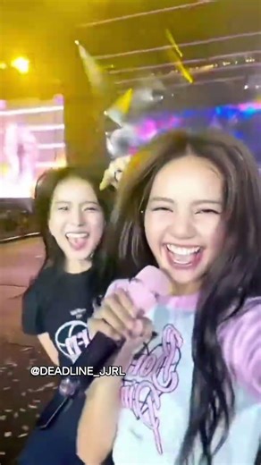 JISOO KISS THE CAMERA #JISOO#LISA#DEADLINE_JJRL#KPOP#SHORTS