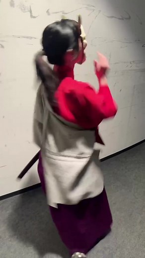 日本の女剣士の伝統的な剣術