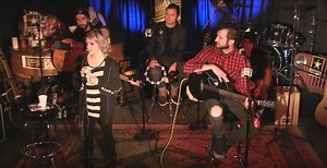 Ex-FLYLEAF Singer LACEY STURM At 95 WIIL ROCK Studio: Acoustic Performance, Interview