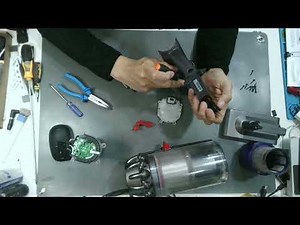 🔧 Comment réparer un Dyson SV14 qui ne fonctionne plus? Remplacement du gâchette 🛠️