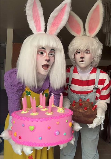 We made the cakes too @SugarVail spelled V-A-I-L #maxandruby #nickelodeon #maxandrubycosplay #nostalgia