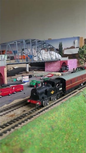 OO Hornby 0-4-0 BR 34323 with parcels and Dapol 0-4-2 BR 1466 with autocar. #ooscale #hobby
