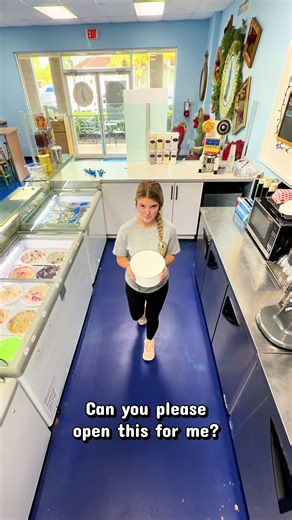 WHEN YOUR SHORT COWORKER ASKS FOR HELP! 💥😂 Sometimes being the boss means lending a helping hand… and sometimes it means being a LITTLE more helpful than expected! It’s not the size of the employee… it’s the size of the problem! 💀😂 #WorkplaceHumor #FYP #ShortPeopleProblems #BossLife #ForYouPage