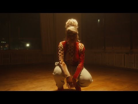 Yaya Bey - 'chasing the bus' (Official Video)