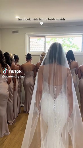Tahlia's Stunning First Look with 15 Bridesmaids