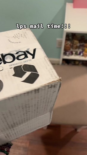 very chaotic unboxing but im so excited to open 675!!! #lps#littlestpetshop#lpstok#lpstiktok#lpsmuser