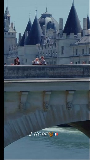 #jhope #hope #junghoseok #BTS #btsarmy #louisvuitton | Heberle Pascale Bts Armyofficial