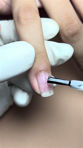 The right way to safely remove nail polish. #nails #nailart #f1mold #nailpolish