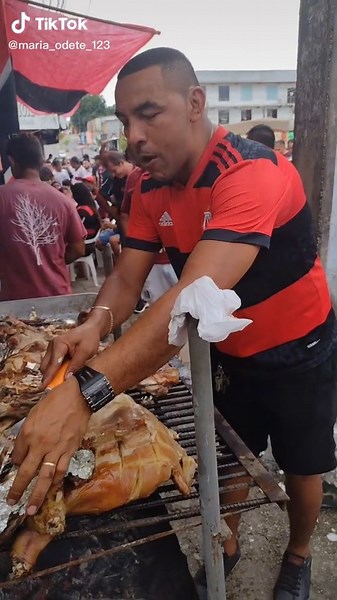 Grilling a Whole Pig: Outdoor Cooking Techniques