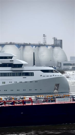 110m Lürssen yacht O3 has been spotted undergoing sea trials in Hamburg, Germany 🇩🇪 Originally announced in 2017, the yacht has undergone significant changes since her first conception, following an in-build resale in 2022, with the team at Occam Marine subsequently overseeing her construction. First spotted in 2019, O3’s exterior design and naval architecture was originally penned by Salt Ship Design, however Espen Øino has significantly restyled the yacht since the 2022 acquisition. Paris-ba