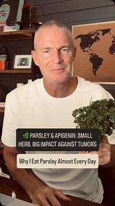🌿Parsley contains apigenin, a natural compound with impressive anti-cancer properties. ✅ Suppresses VEGF and angiogenesis ✅ Promotes cancer cell death (apoptosis) ✅ Enhances chemotherapy response ✅ Supports DNA repair and anti-inflammatory pathways 📚 Study 1: “Apigenin inhibits tumor growth and angiogenesis by downregulating VEGF expression” – Biochem Pharmacol, 2009 📚 Study 2: “Apigenin modulates multiple cell signaling pathways in cancer” – Front Oncol, 2018 ✅ Comment “PROTOCOL” for my full