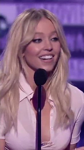 Sydney Sweeney has never been happier 😉 | 2022 MTV Movie & TV Awards #Shorts