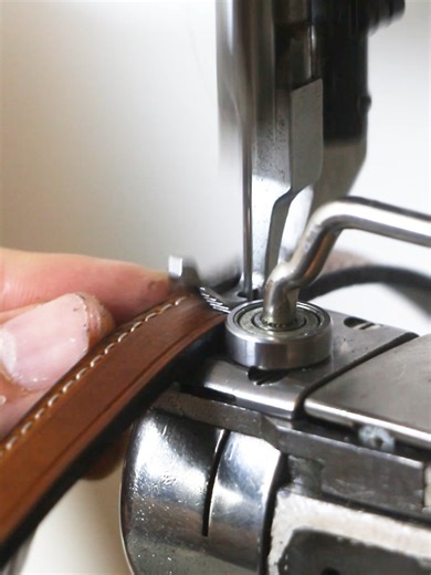 Sewing Leather with a Machine: Techniques and Tips