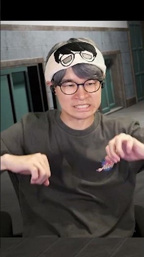 自画像に追いかけられる配信者 #葉 #狂い咲き