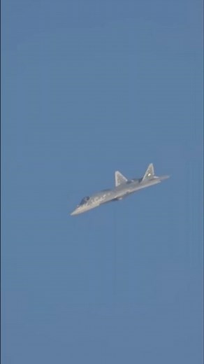 Dubai 2025 Su-57が見せたとてもスムースなフラットスピン やはりスホーイの系譜は動き方が凄い