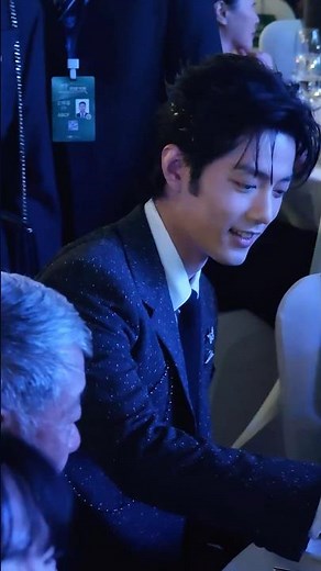 Tencent Video Weibo updated: Xiao Zhan attends 2026 Magnolia Awards dinner party.