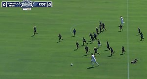 Steven Gerrard and Robbie Keane take on a team of THIRTY 8-year-old kids 󾌴 | Liverpool FC - Liverpool Echo