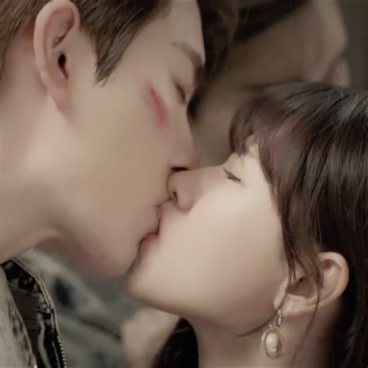 15M views · 355K reactions | #QueenofDarkness #黑夜中的她 #cdrama #chinesedrama #YOUKU #优酷 | Youku | Facebook