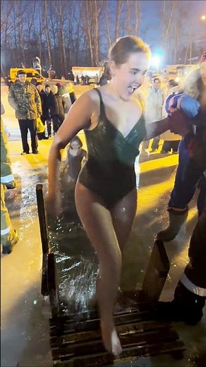 part72 Lake Baikal Baptism Series #BaikalLake#Russia#Go to a winter🌊 ice and snow👙appointment#Seize😱