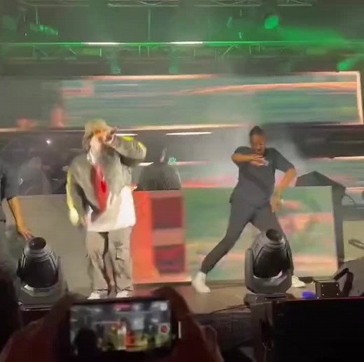 South African artist @costatitchworld has passed away. According to reports, Costa Titch collapsed on stage and died. #RIPCostaTitch #costatitch