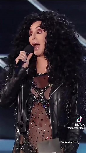 Cher y su icónica presentación en los VMA 2010