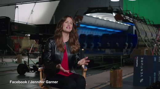 Jennifer Garner joined by her proud dad in latest Capital One ad