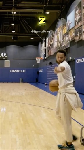 Steph Curry is a ROBOT.. Unreal 5 Full-Court Shots in a row.