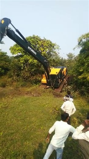 Hyundai LR poclain 😱#excavator #tending #viralvideo