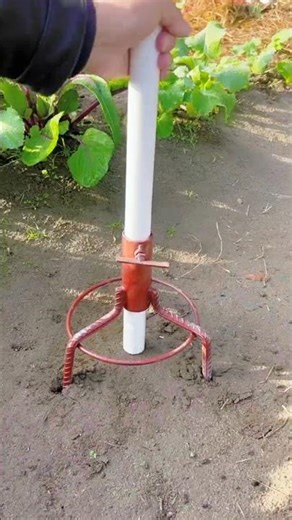 Set Perfect Posts Using Iron Stand Hack 👍 #craft #outdoors #shorts
