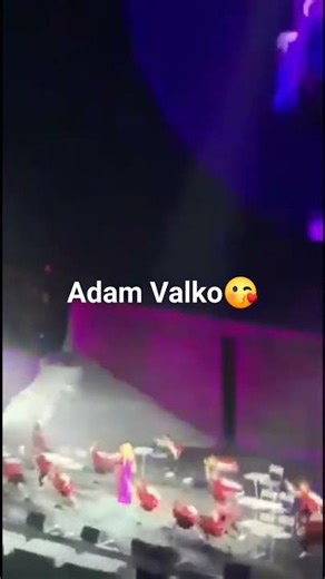 O2 arena Dara Rollinc Grimmy Adam Valko