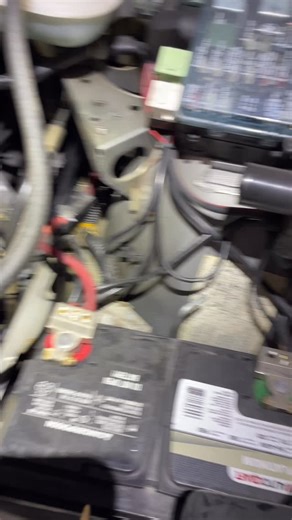 One of my biggest peeves!!! A non-secured inline power fuse holder, have I told you how nice this BMW E28 is ? We will fix this. #e28 #bmw #wiringfails #tescue #911 | Audio By Art