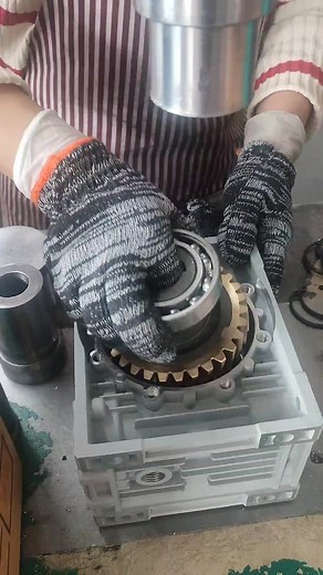 Mechanical Assembly Techniques for Cylindrical Parts