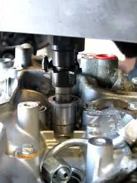 Injector Pulling - using hydraulic