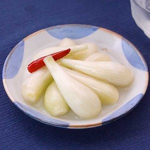 パリパリ食感♪ らっきょうの塩漬けのレシピ動画・作り方 | デリッシュキッチン