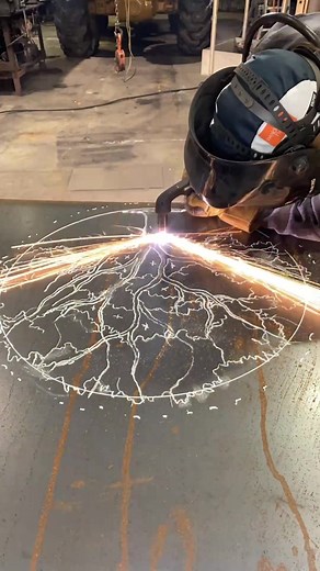 Custom Metal Signs and Plasma Cutting Art: The Latest Trends