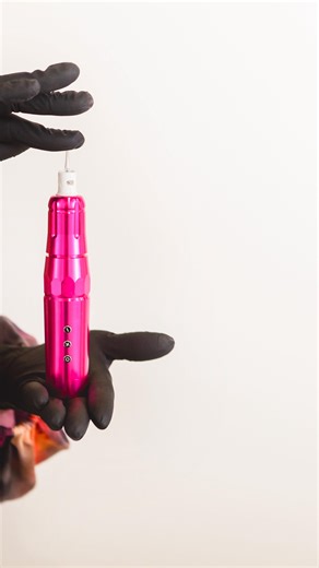 Powder Brow Tattoo is the answer to having more Defined Brows 🙌🌺 This lovely client of mine came for a colourboost to freshen up her powder brows. It’s amazing how a colourboost just brings your brows back to life🙌 It was so amazing catching up with her✨ #powderbrowsunshinecoast #powderbrowartist #cosmetictattooartist | Natasja Egly Cosmetic Tattooing