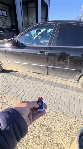 W211 windows open/close with remote control #w211 #benz #remotecontrol #service